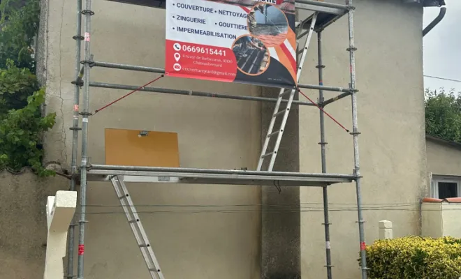 Changement de gouttières en zinc à Boutiers-Saint-Trojan, Royan, Jean Couverture