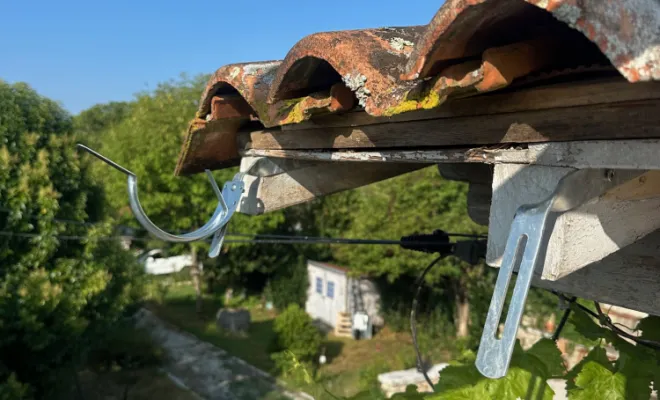 Changement de gouttières en zinc à Boutiers-Saint-Trojan, Royan, Jean Couverture