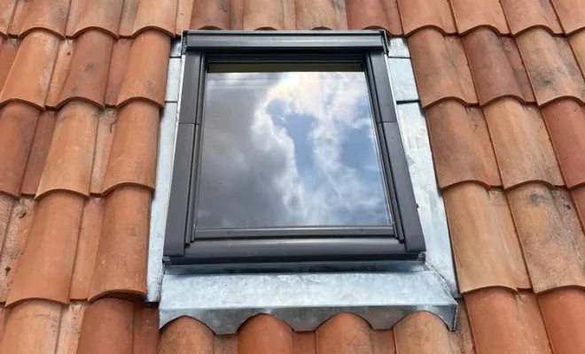 Changement de Vélux et tour de Vélux en Zing, Royan, Jean Couverture