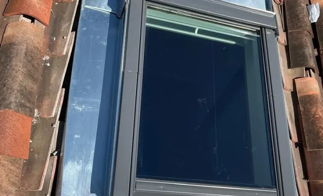 Changement de Vélux et tour de Vélux en Zing, Royan, Jean Couverture